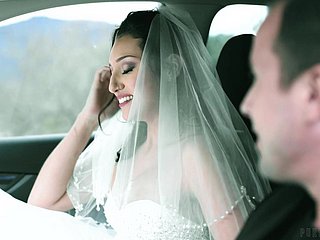 Sexy Braut Bella Rolland betrügt Bräutigam mit seinem besten Freund