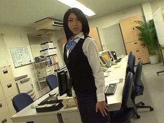 Gangbang in het kantoor met hete kont Secretary Saionji REO. Hd