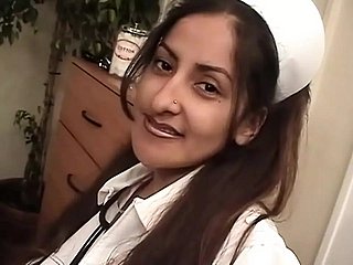 As enfermeiras depravadas adoram galos enormes !!! - (Aventura número 16)