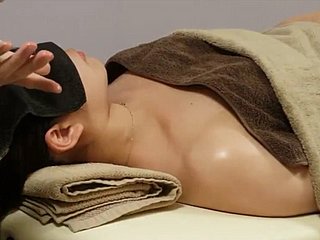 Japanese Fragrance Oil Massage 5