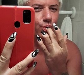 Sonyastar beautiful shemale masturbates beside hanker nails