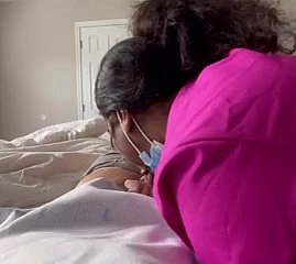 enfermeira milf de ébano curando um grande galo com sexo, eu a encontrei small-minded meetxx. com