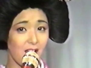 जापानी लड़कियों पुराने मूवी में गड़बड़ हो रही है