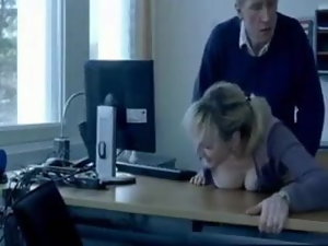 डेनिश कार्यालय सेक्स