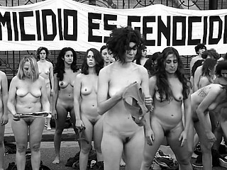 Nude протеста в Аргентине